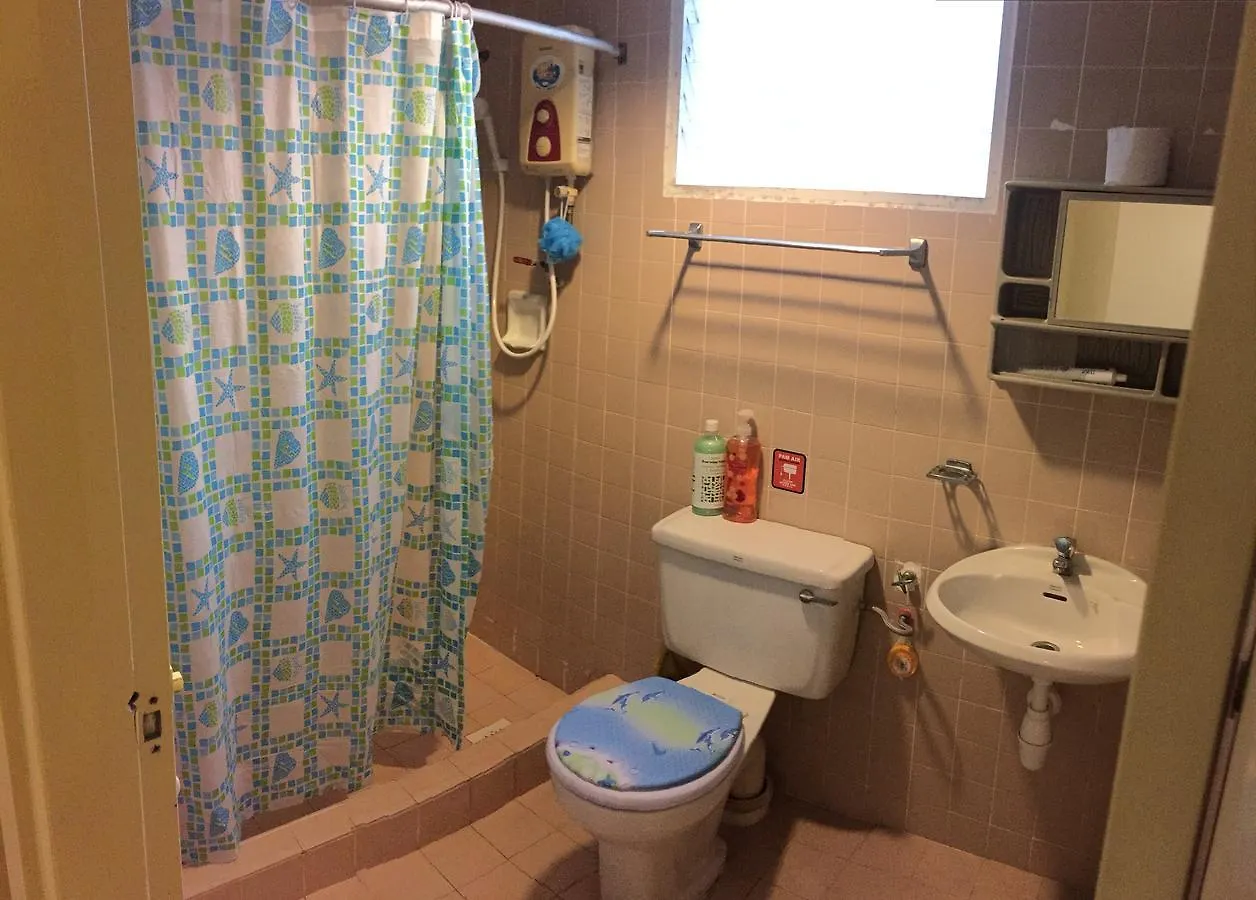 Bayu Emas Guesthouse Apartment Batu Ferringhi Guest house